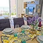 Exclusive Aurora Apartment
