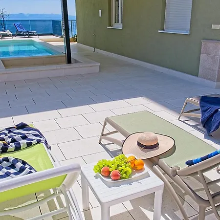 Exclusive Aurora * Makarska