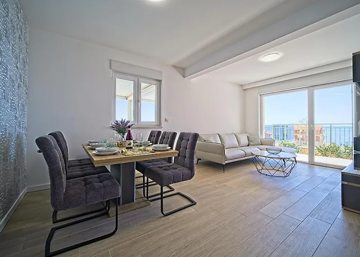 Exclusive Aurora Apartment