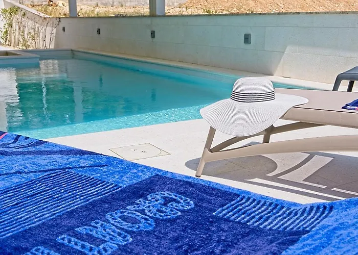 Exclusive Aurora * Makarska