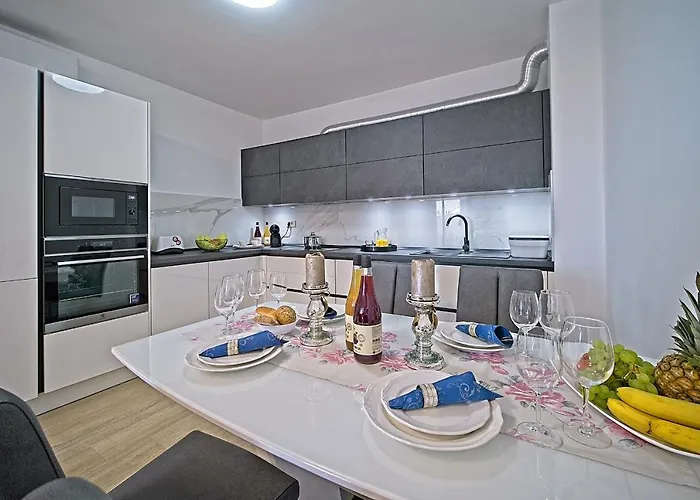 Exclusive Aurora Apartment