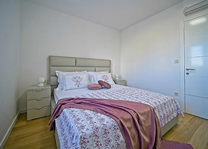 Exclusive Aurora Apartment *