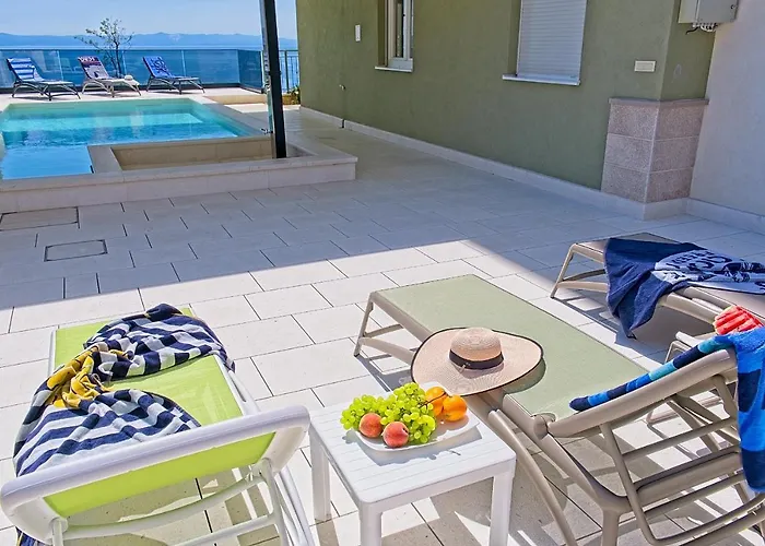 Exclusive Aurora * Makarska