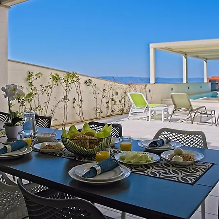 Exclusive Aurora Apartment