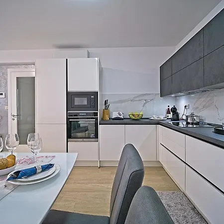 Exclusive Aurora Apartment *