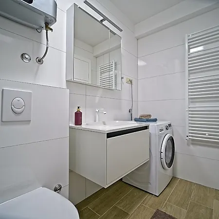 Exclusive Aurora * Makarska